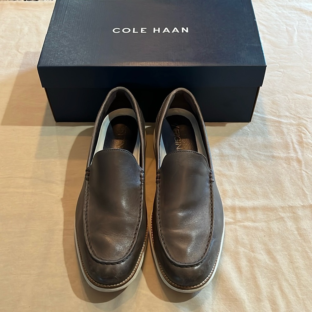 Cole Haan Original Grand Venetian. Magnet (Gray) with Ivory Sole. Size 13.